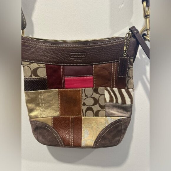 EUC- VINTAGE Y2K PATCHWORK COACH CROSSBODY - Picture 3 of 16